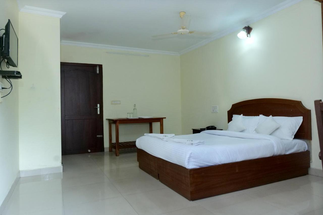 Hotel Lumiere Alappuzha Eksteriør bilde